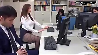 Asian Office Friend Gets Naughty On Hidden Cam