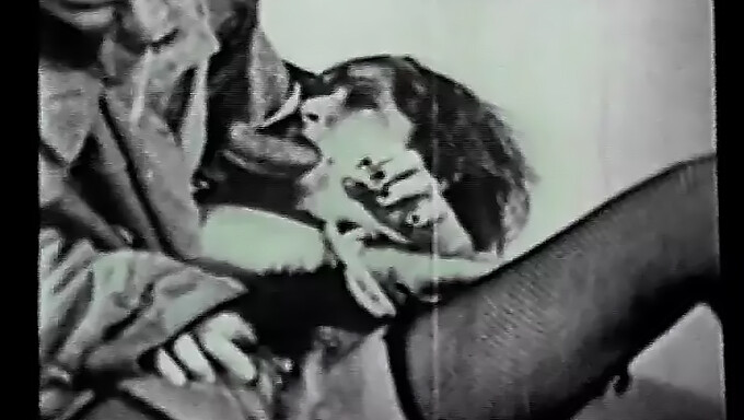 Vintage Blowjob: Büyük Göğüsler Ve Penis Fanning