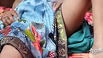 Desi Bhabhi Hôn Và Đụ Ngón Tay Trong Một Bối Cảnh Làng Quê