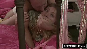 Ivy Wolfe Dostáva Creampie V Tomto Videu Pre Teenagerov