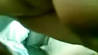 Một Bhabhi Desi Ngực Bự Bị Đụ Mạnh Trong Video Hardcore Này