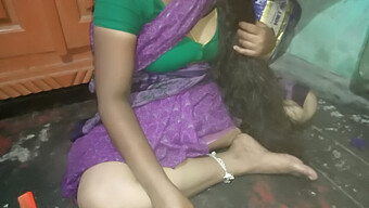 Indian Aunty With Big Boobs And Hairy Pussy