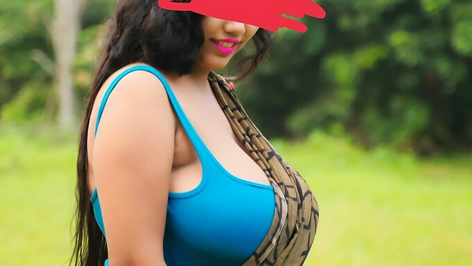 Keterampilan Deep Throat Dan Ass Licking Tante India