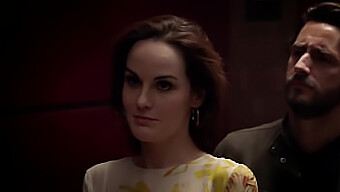 Michelle Dockery ร้องครวญครางอย่างมีความสุขในท่าทางที่ดี