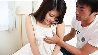 Trải Nghiệm Lần Đầu Của Em Teen Châu Á Yuna