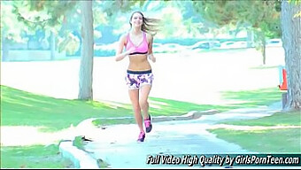 Blonde Teen'S Golf Course Masturbation Session