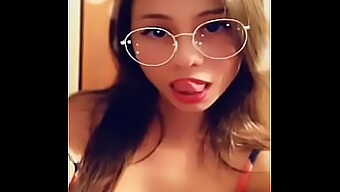 Cô Gái 18+ Lông Lá Bị Chạm Vào