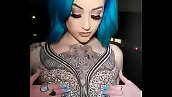 La Donna Tatuata Più Impressionante