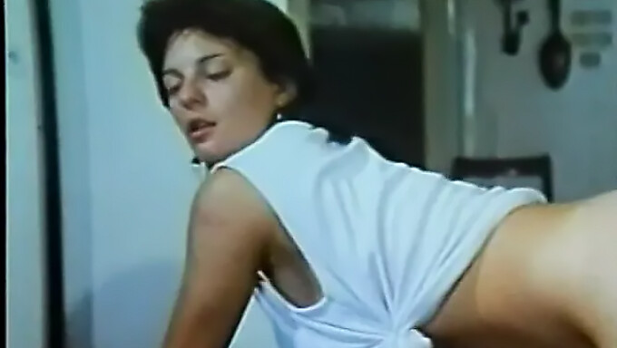 Dorothy Stallone V Vintage Grški Sceni