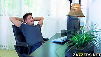 Blonde Parker Swayze Gibt Einem Großen Schwanz Einen Atemberaubenden Blowjob